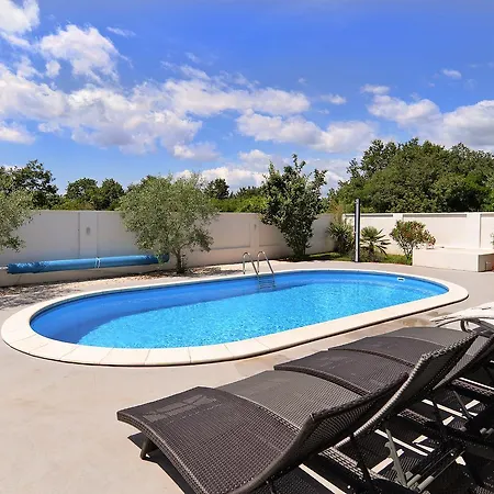 Nyaraló House Bozo 754