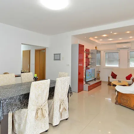Nyaraló House Bozo 754