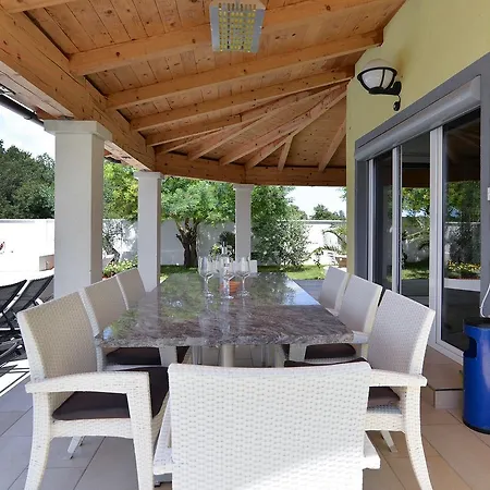 House Bozo 754 Nyaraló Šišan