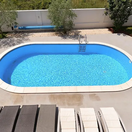 House Bozo 754 Holiday home