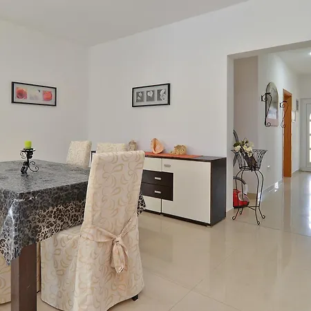 House Bozo 754 Nyaraló *