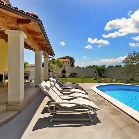 House Bozo 754 Nyaraló