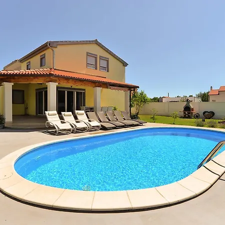 House Bozo 754 Nyaraló Šišan