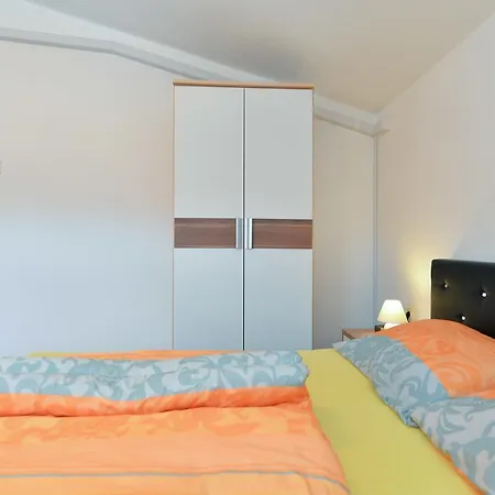 House Bozo 754 Holiday home Sisan